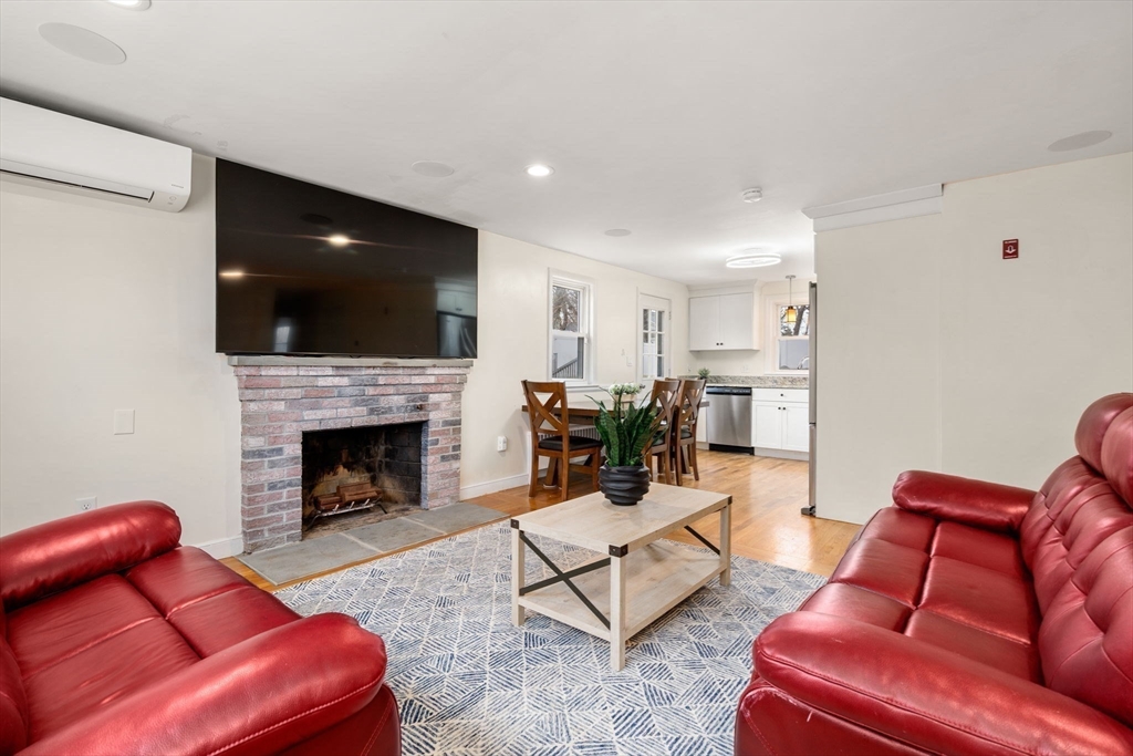 38 Irving Dr