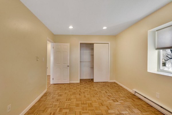 10 Scottfield Rd 22