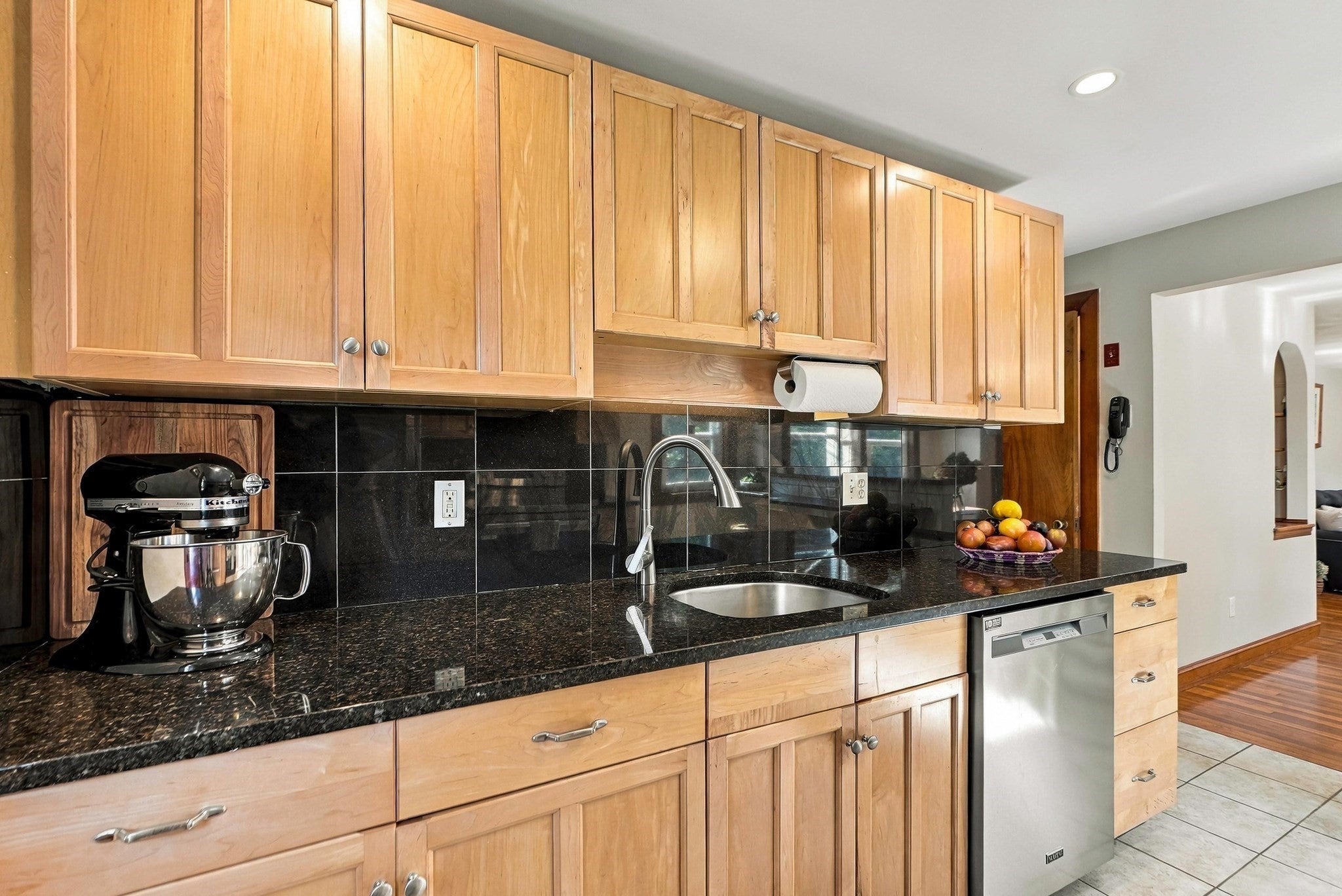 218 Myrtle St, Ashland, MA Photo #12