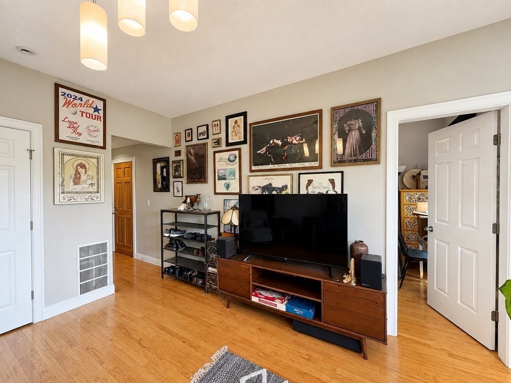16 Cross Street East ST #2, Somerville, MA Photo #12