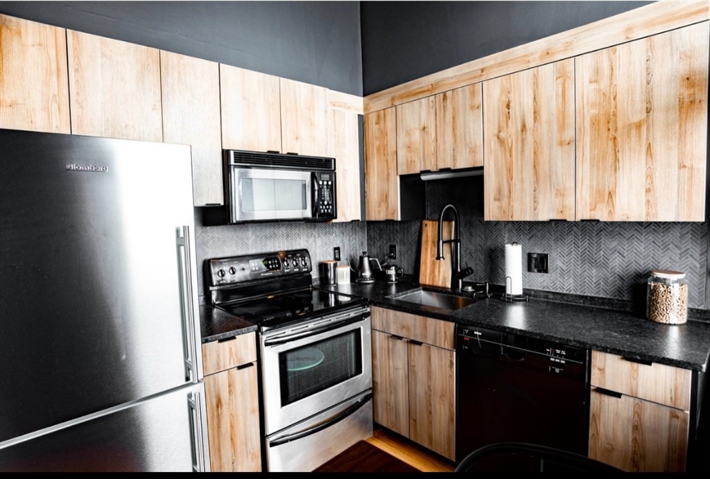 320 West Second 403