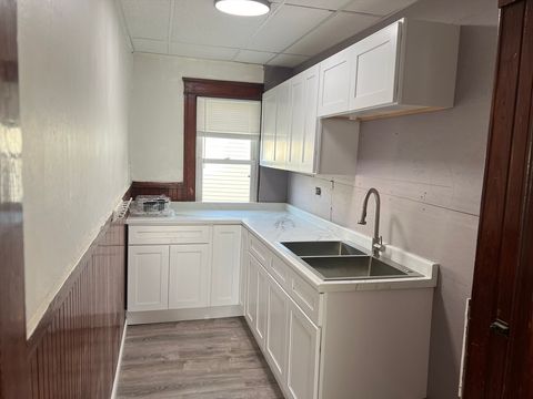 61 Vernon Street 3 Worcester MA 01610