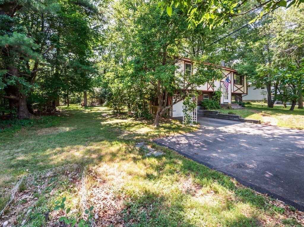 126 Bayberry Rd