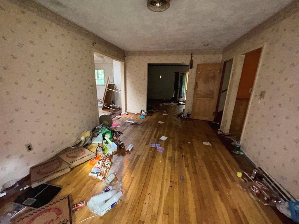 61 Meadowbrook Rd