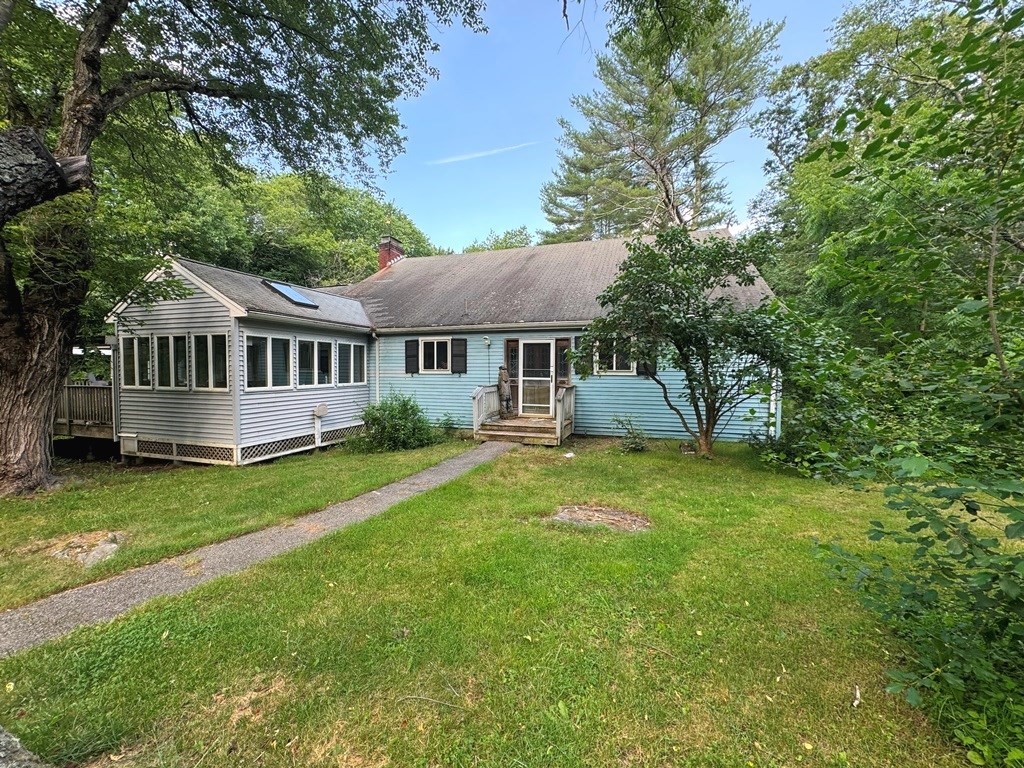 61 Meadowbrook Rd
