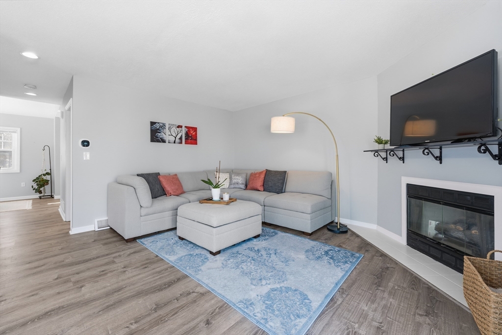 34 Boulderbrook Dr 34