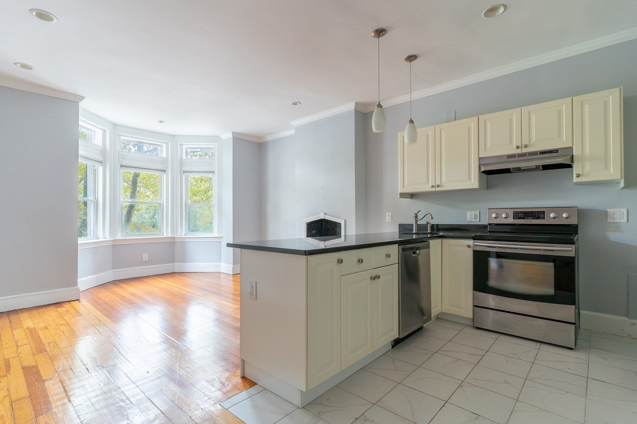 1834 Beacon St 5