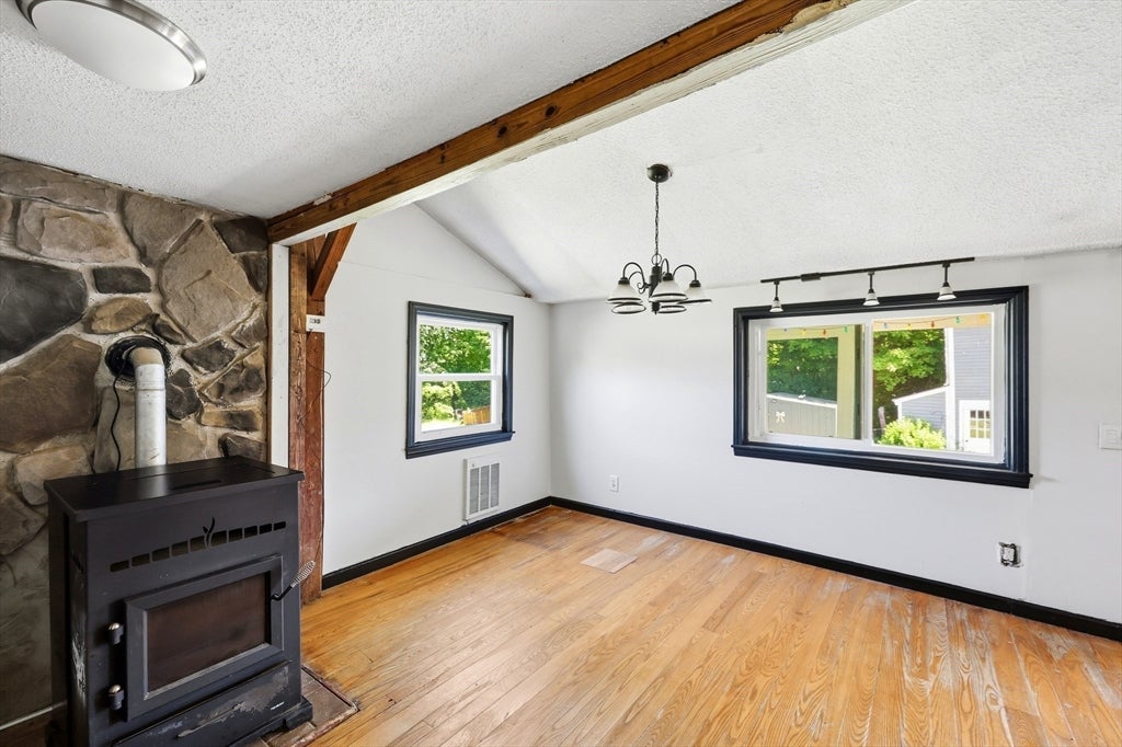 1572 Main Rd, Granville, MA Photo #8