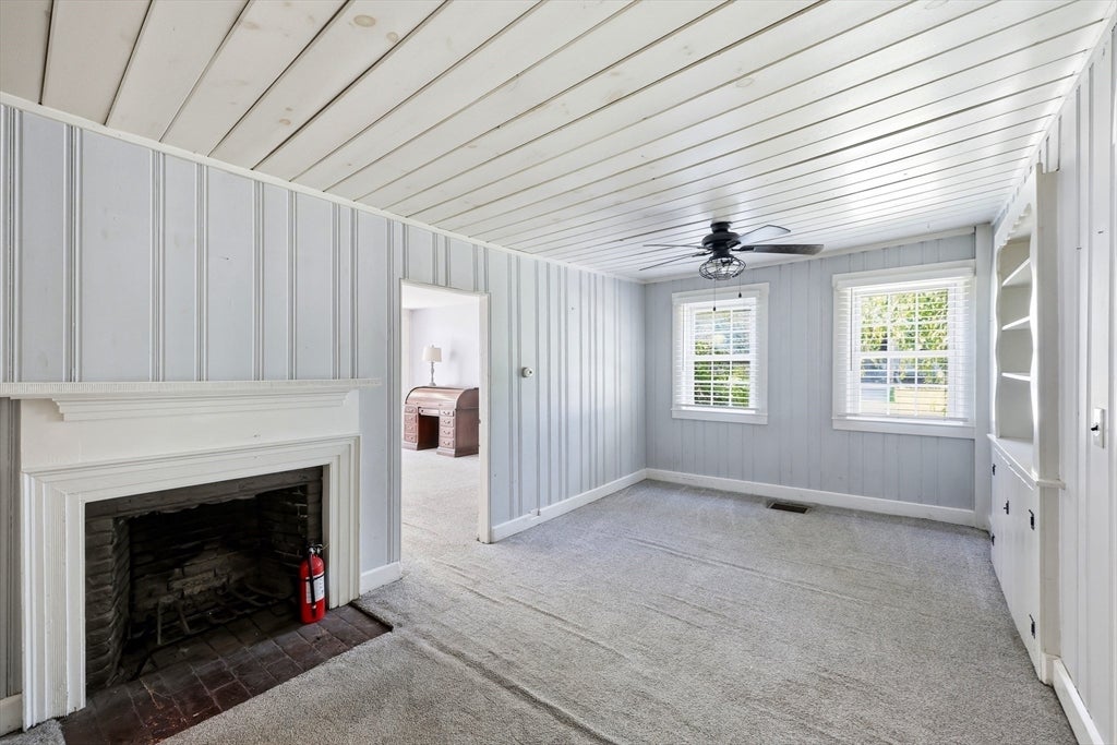 1572 Main Rd, Granville, MA Photo #10