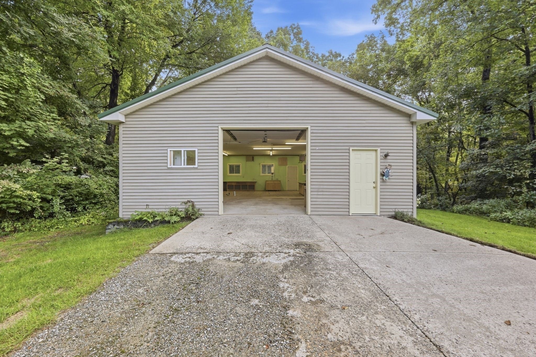 330 Ventura St, Ludlow, MA Photo #35