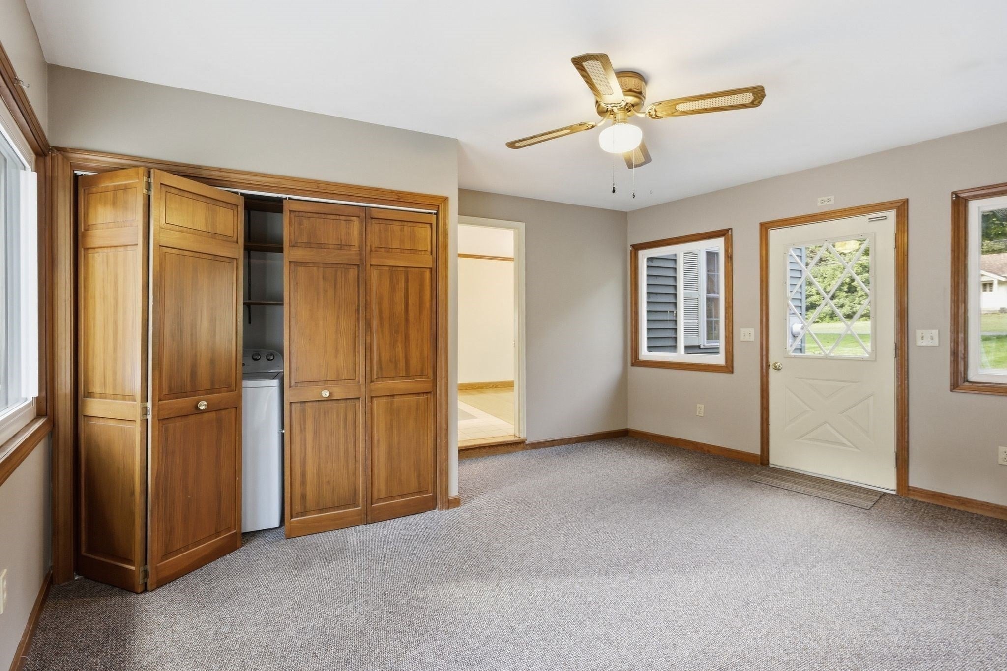 330 Ventura St, Ludlow, MA Photo #7
