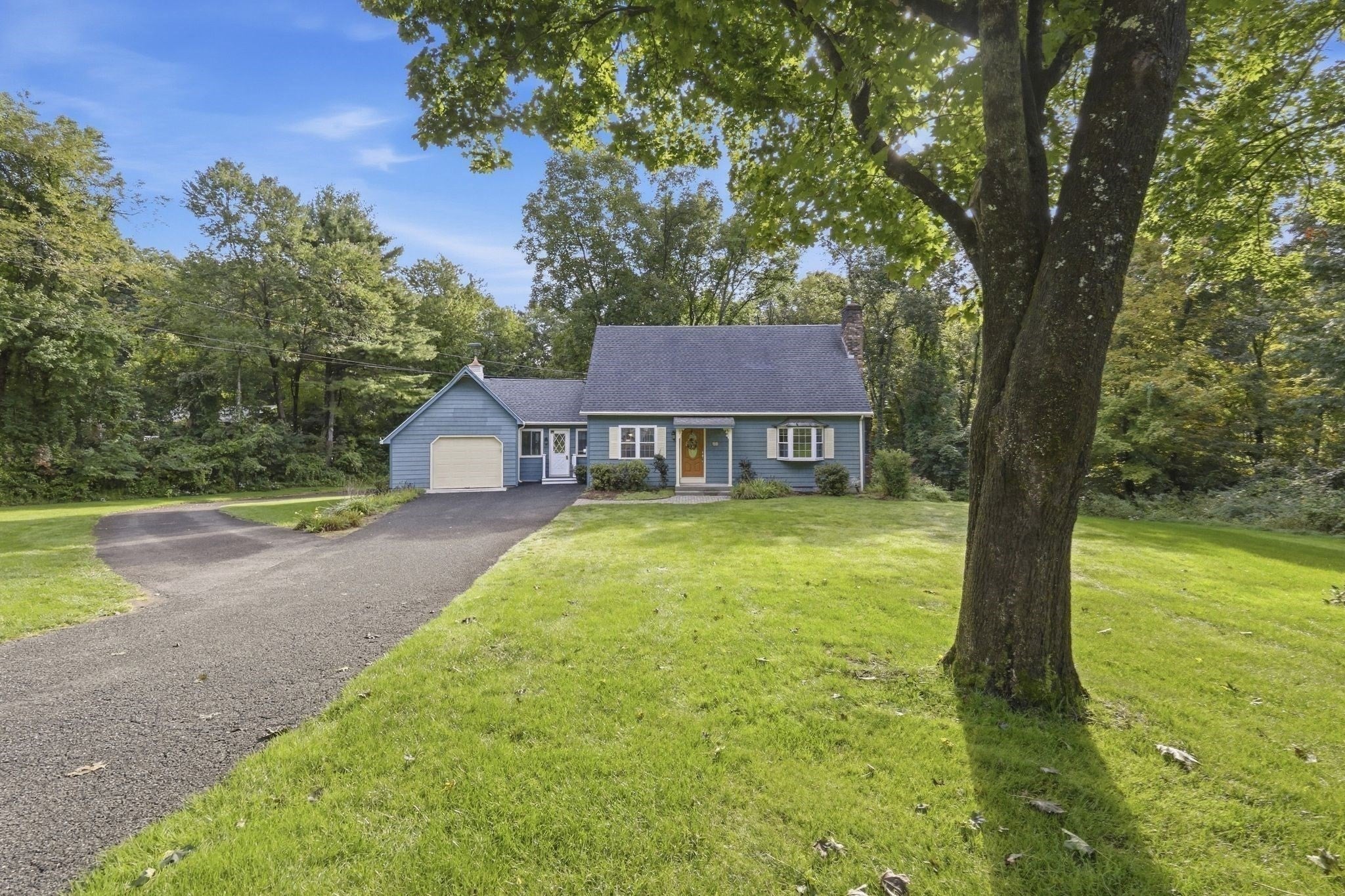 330 Ventura St, Ludlow, MA Photo #4