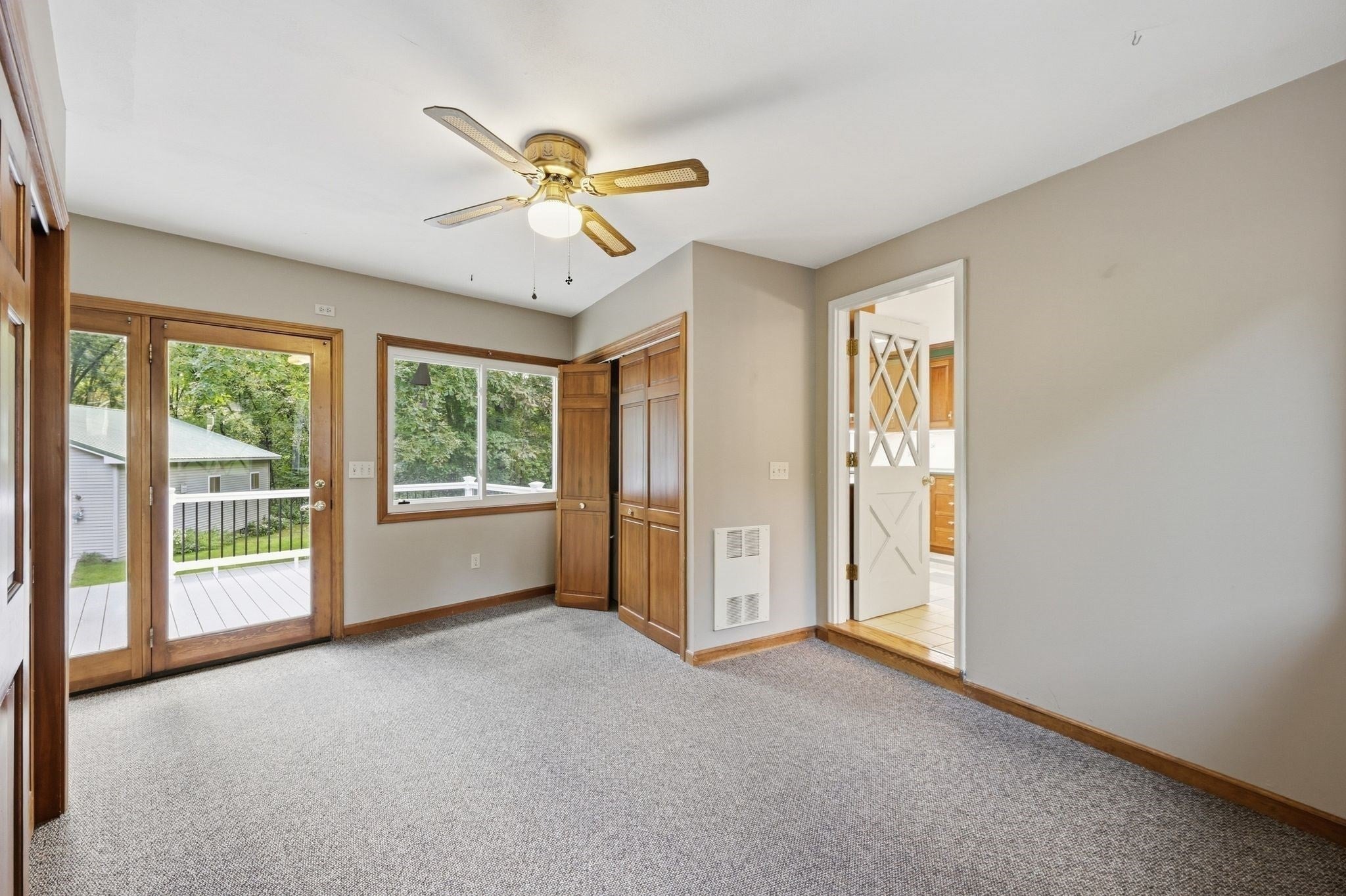 330 Ventura St, Ludlow, MA Photo #6