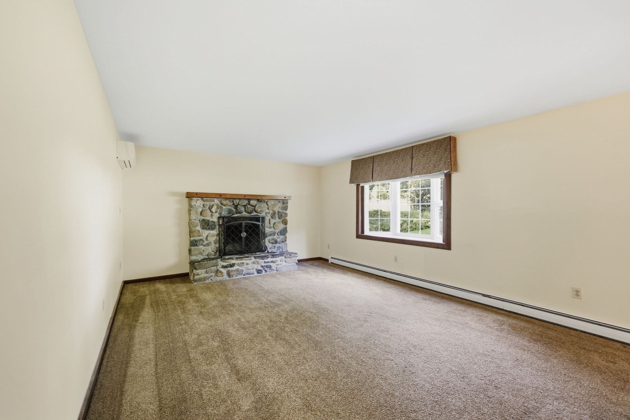 330 Ventura St, Ludlow, MA Photo #18