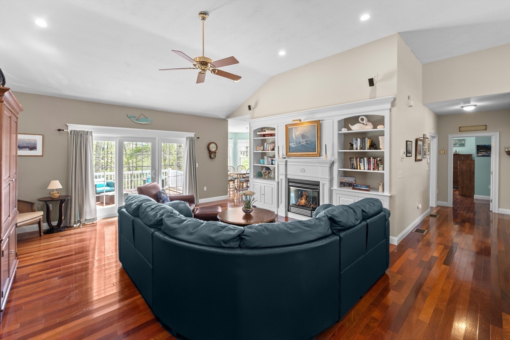 60 Samuel Curtis Way 60