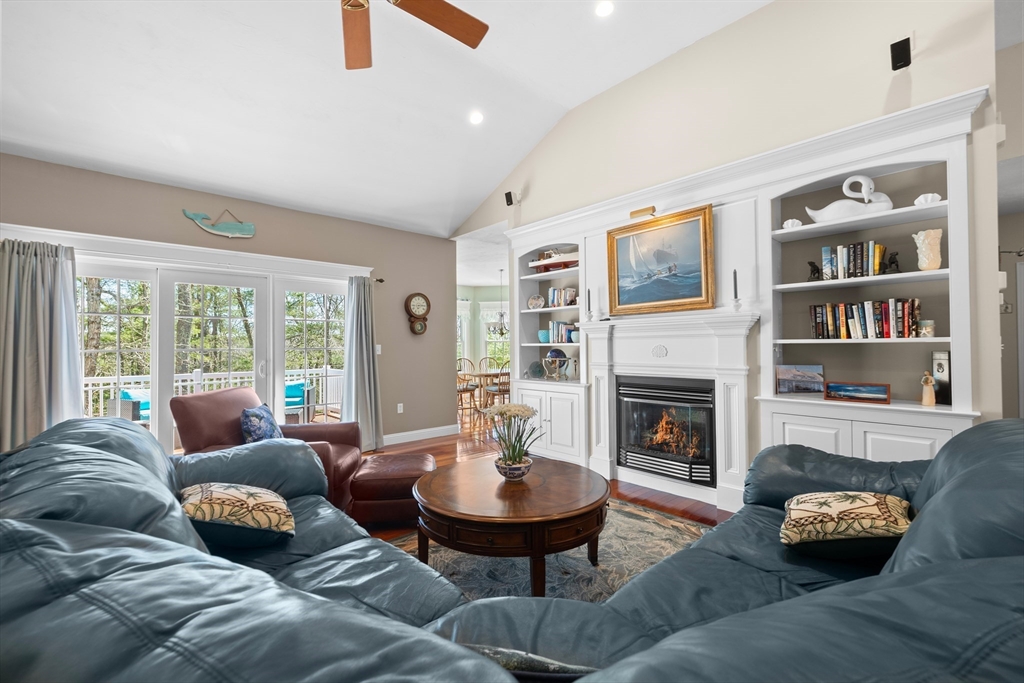 60 Samuel Curtis Way 60