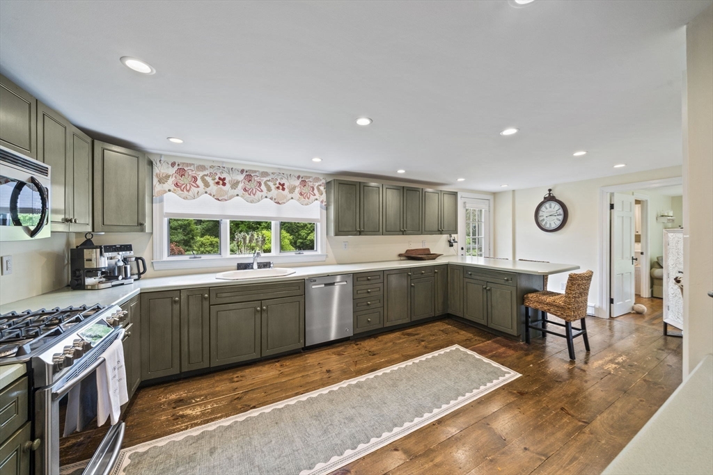 205 W Elm St