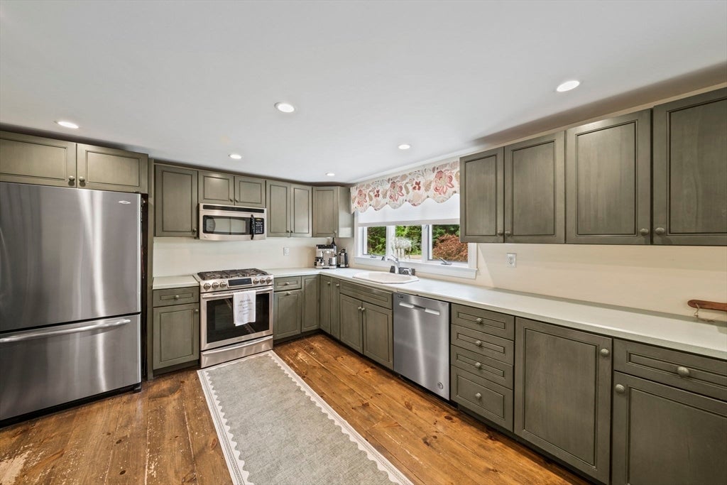 205 W Elm St