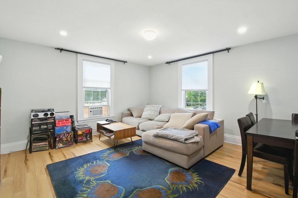 35 Locust St 3