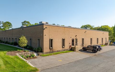 Photo of 100-106 South St, Hopkinton, MA 01748 (MLS # 73476346)