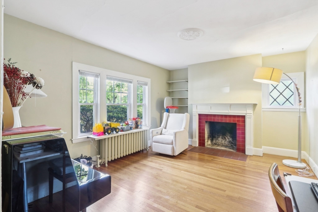 127 Sumner Rd 1