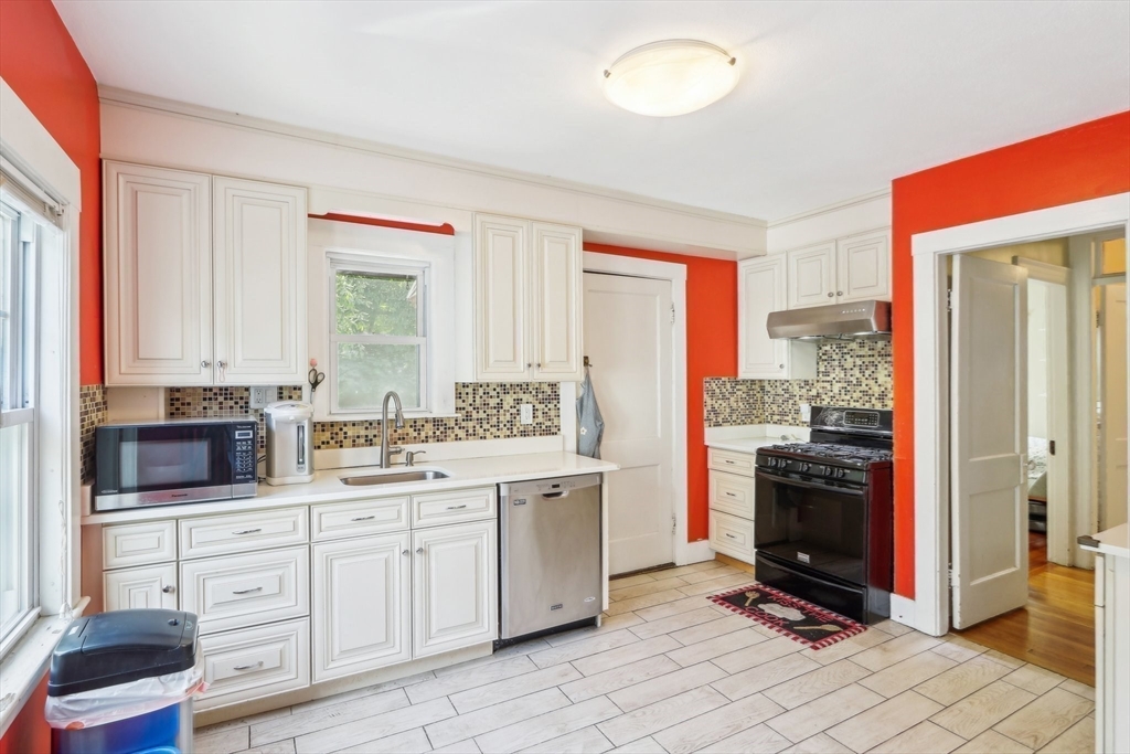 127 Sumner Rd 1