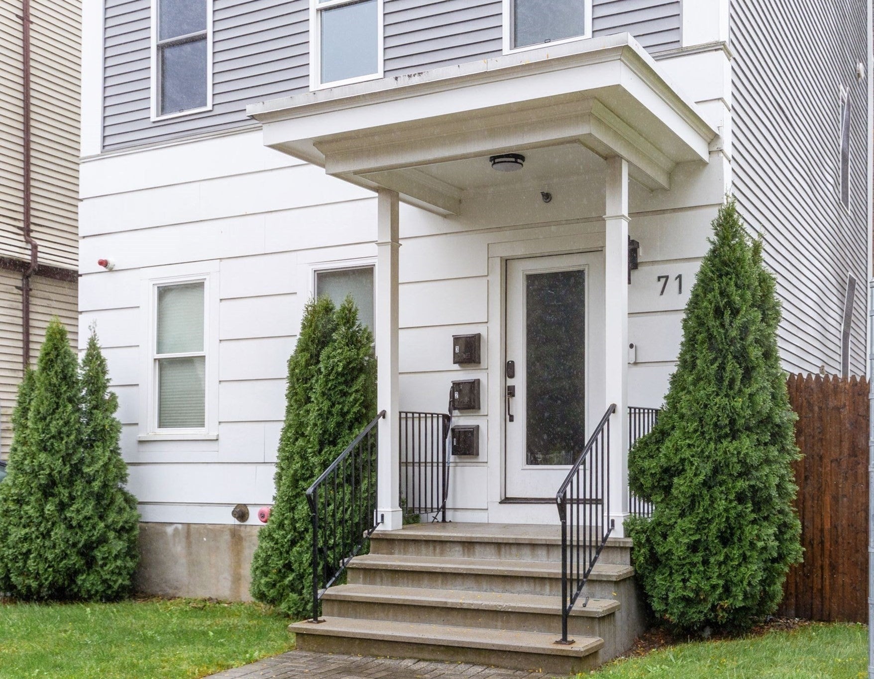 Photo of 71 Savin St, Boston, MA