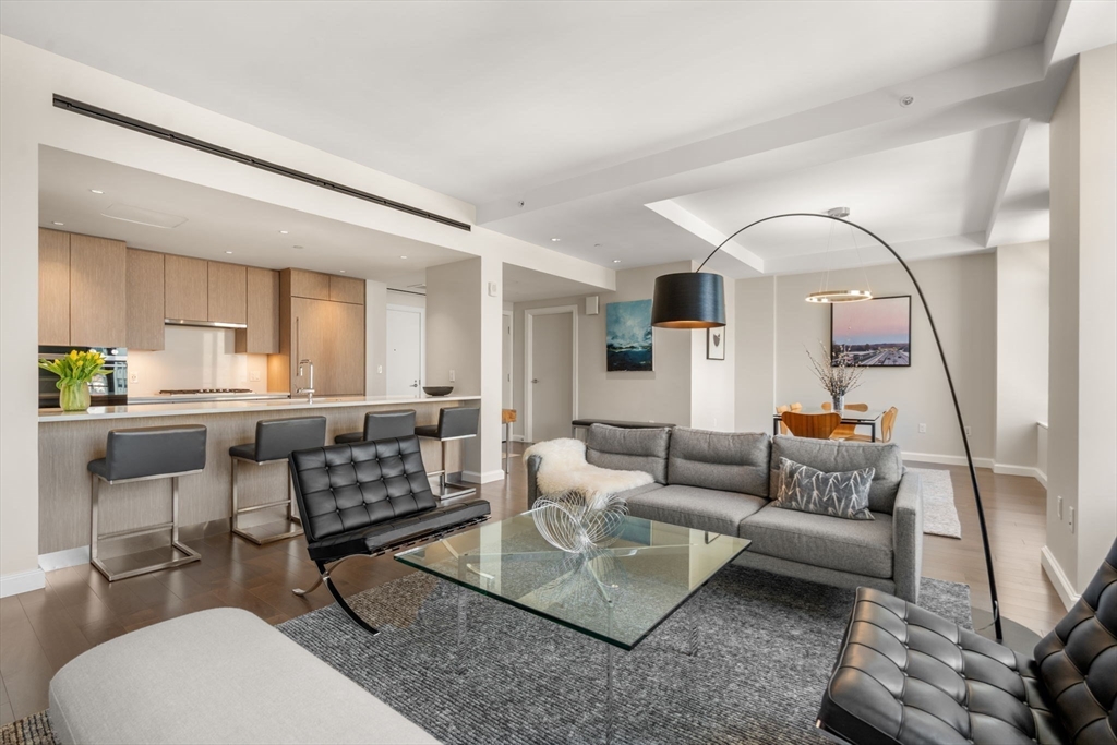 43 Westland Ave 712