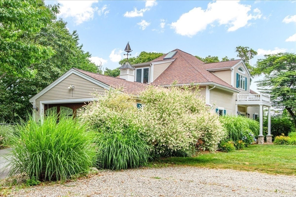3 Wolf Rd