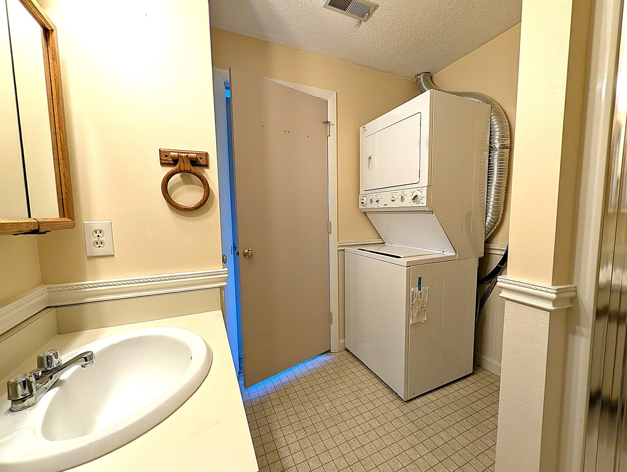 36 Dunham Rd #402, Beverly, MA, 36 Dunham Rd #402, Beverly, MA Photo #40