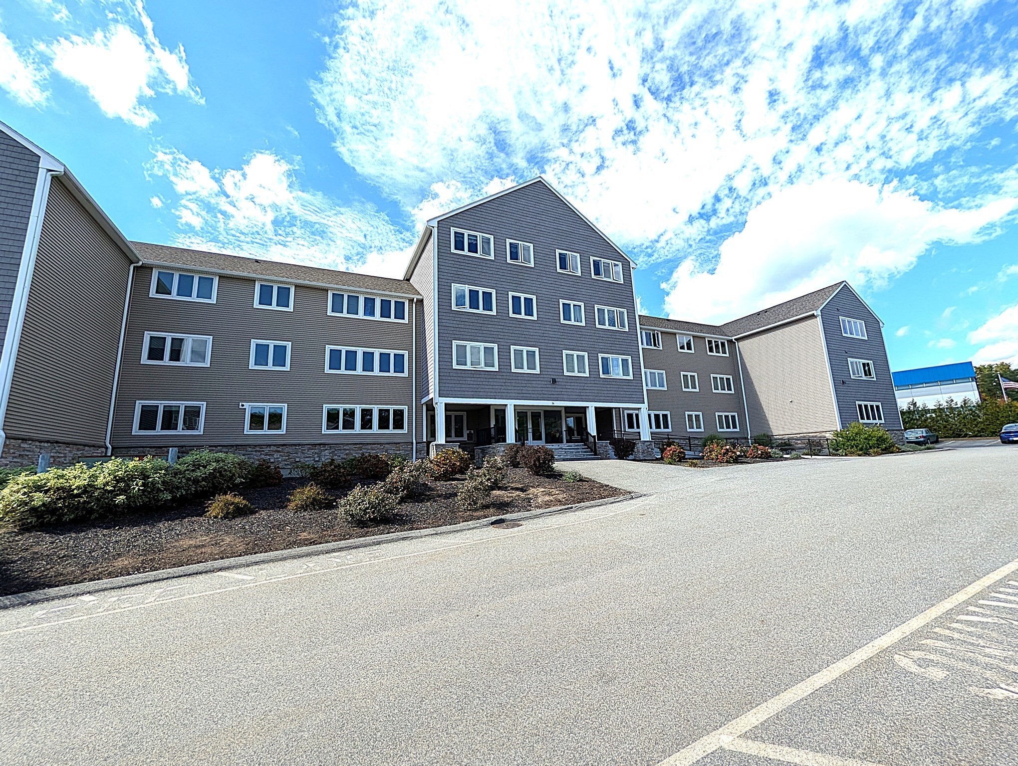 36 Dunham Rd 402