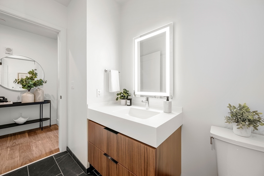 1515 Commonwealth Ave 405