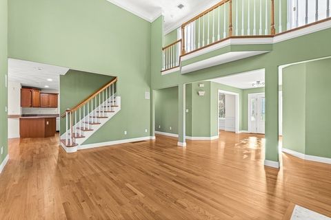 109 Meadow Creek Dr Dracut MA 01826