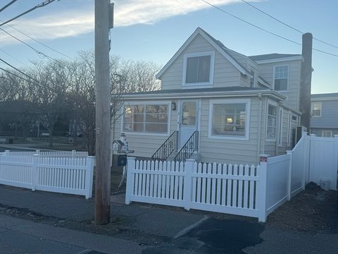 Photo of 2 Sea Ave #1, Quincy, MA 02169 (MLS # 73488500)