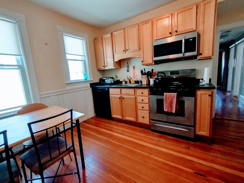86 Conwell AVE #3, Somerville, MA Photo #2