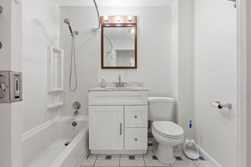 10 Avila Rd, Billerica, MA Photo #18