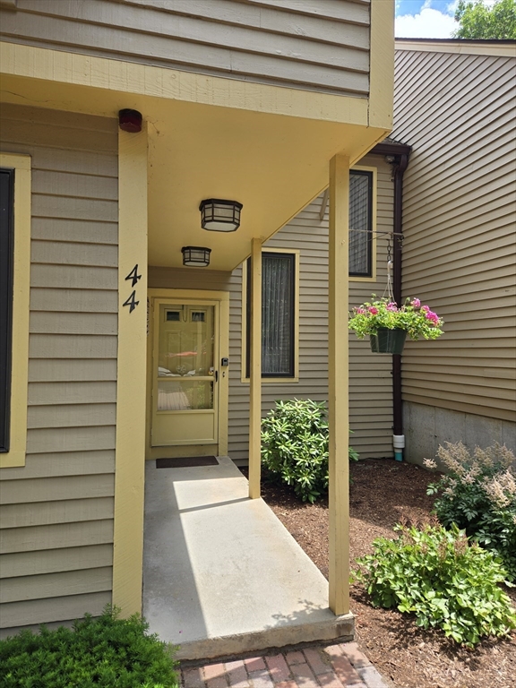 44 Bentwood Dr 44