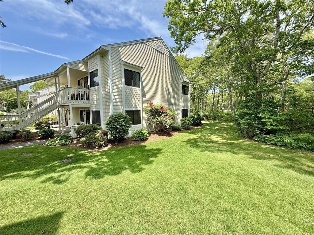 228 Eaton Ln 228