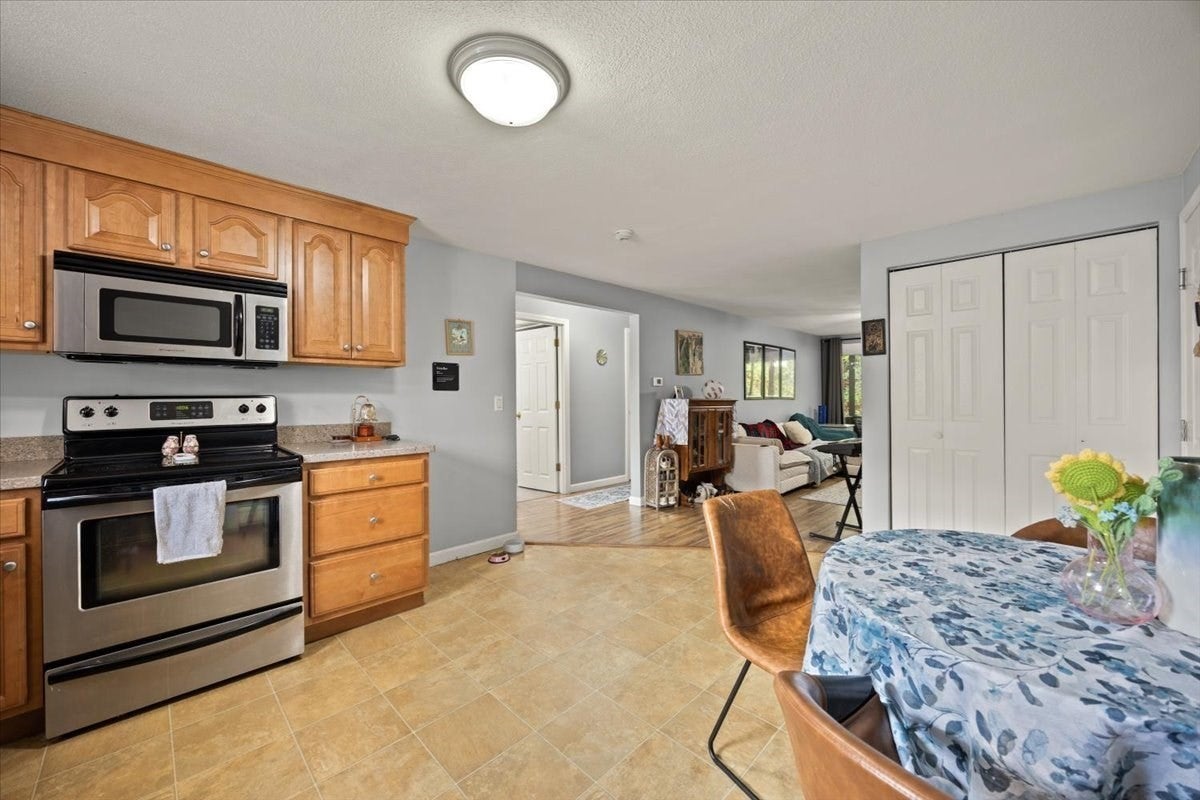 381 Old River Rd 4