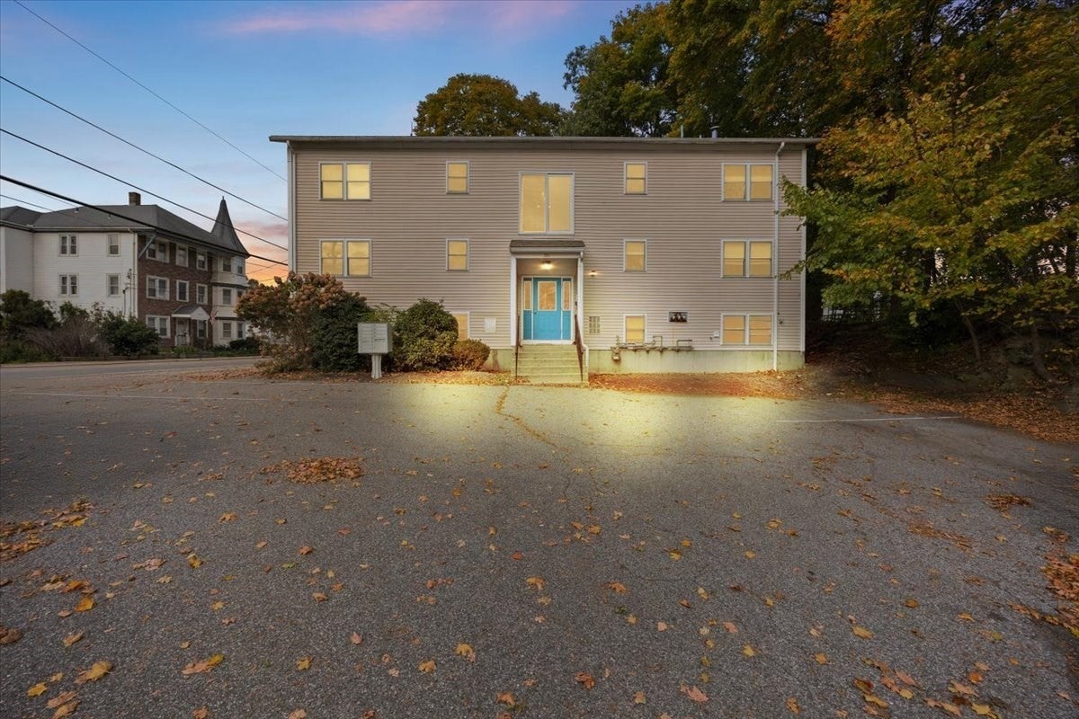 Photo of 381 Old River Rd, Lincoln, RI