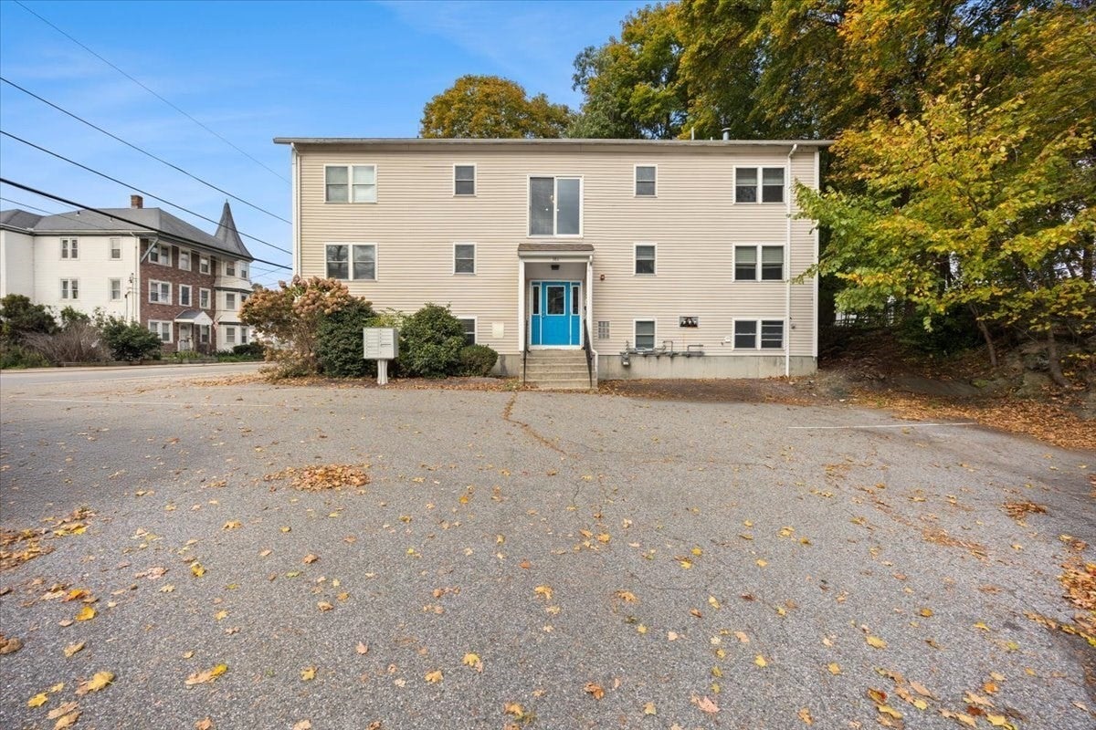 381 Old River Rd 4