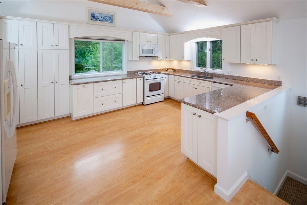 197 Roxy Cahoon Rd, Plymouth, MA, 197 Roxy Cahoon Rd, Plymouth, MA Photo #16