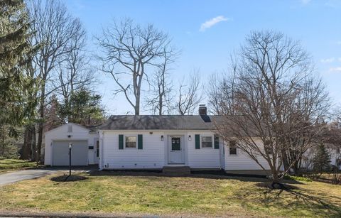 Photo of 4 Crestwood Rd, Paxton, MA 01612 (MLS # 73499433)