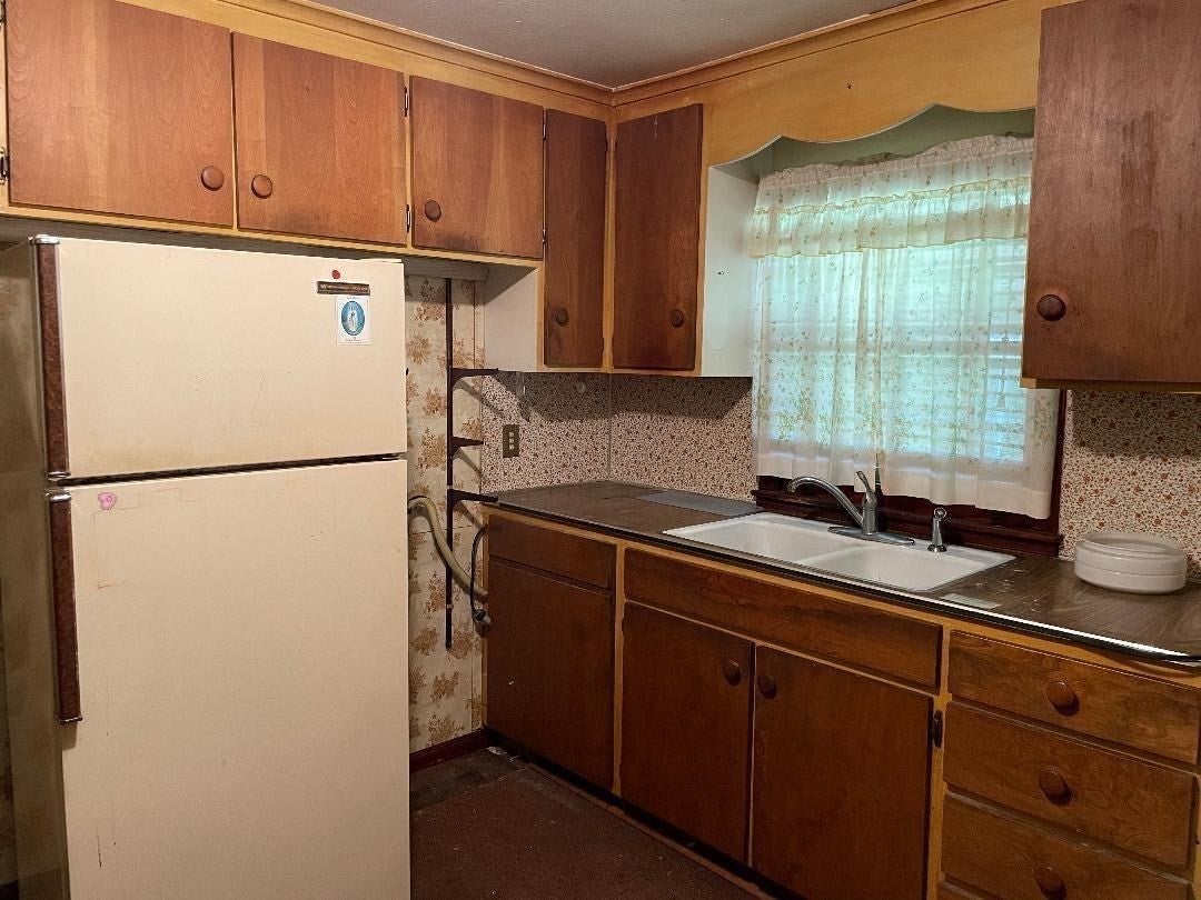732 James Street, Chicopee, MA, 732 James Street, Chicopee, MA Photo #10