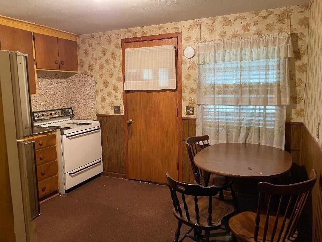 732 James Street, Chicopee, MA, 732 James Street, Chicopee, MA Photo #9