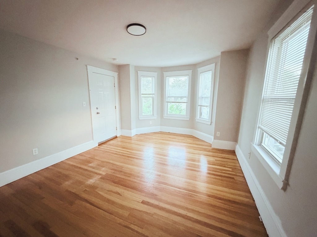 46 Grove St #3, Lynn, MA Photo #2