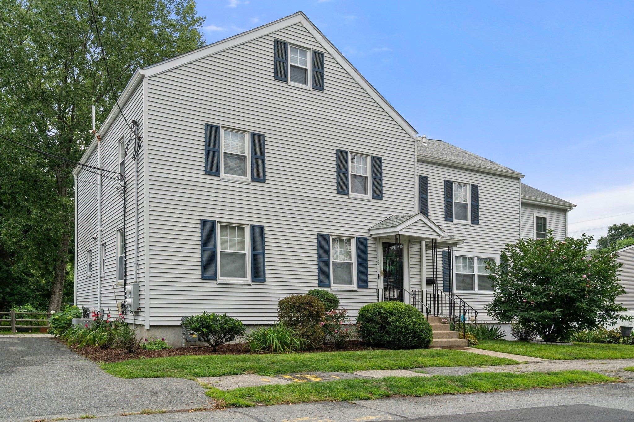 78 Pleasant St 78