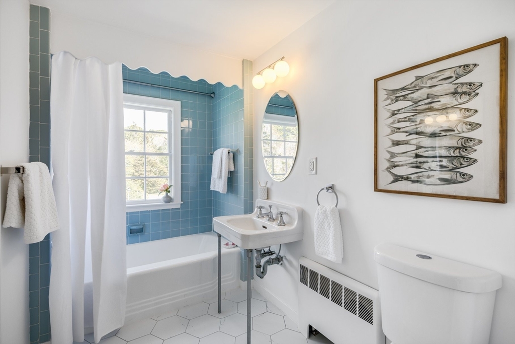 Barnstable, Massachusetts 02655, United States, 6 Bedrooms Bedrooms, ,6 BathroomsBathrooms,Residential,Active,125280