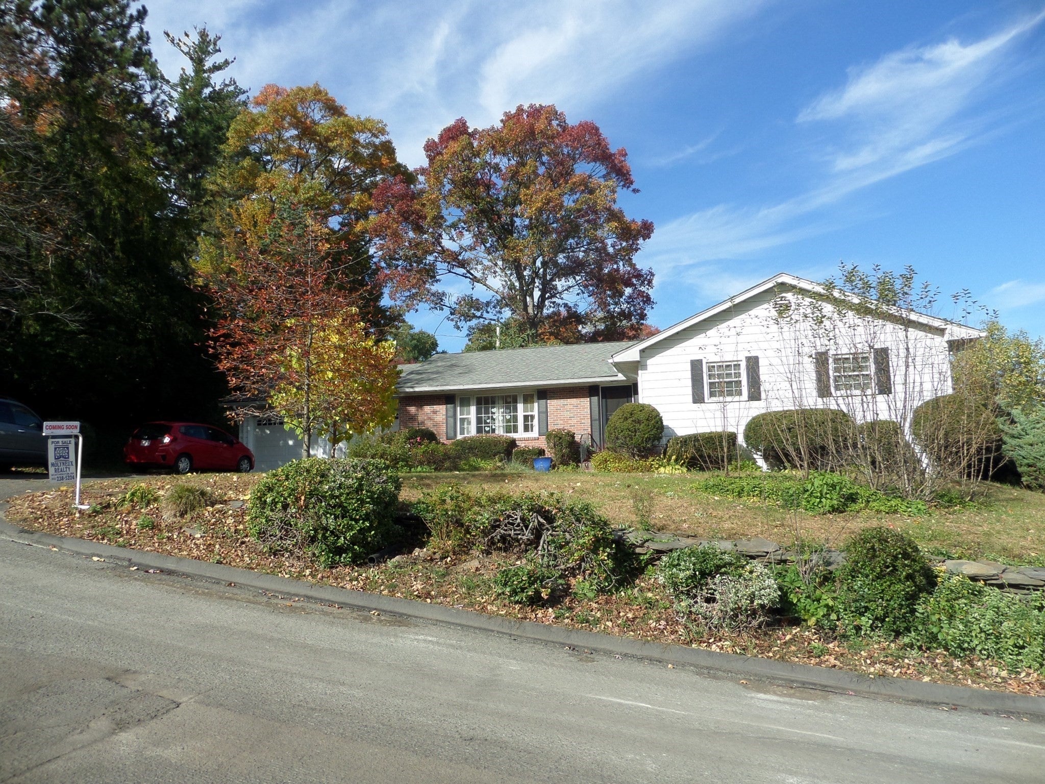 76 Hillview Rd