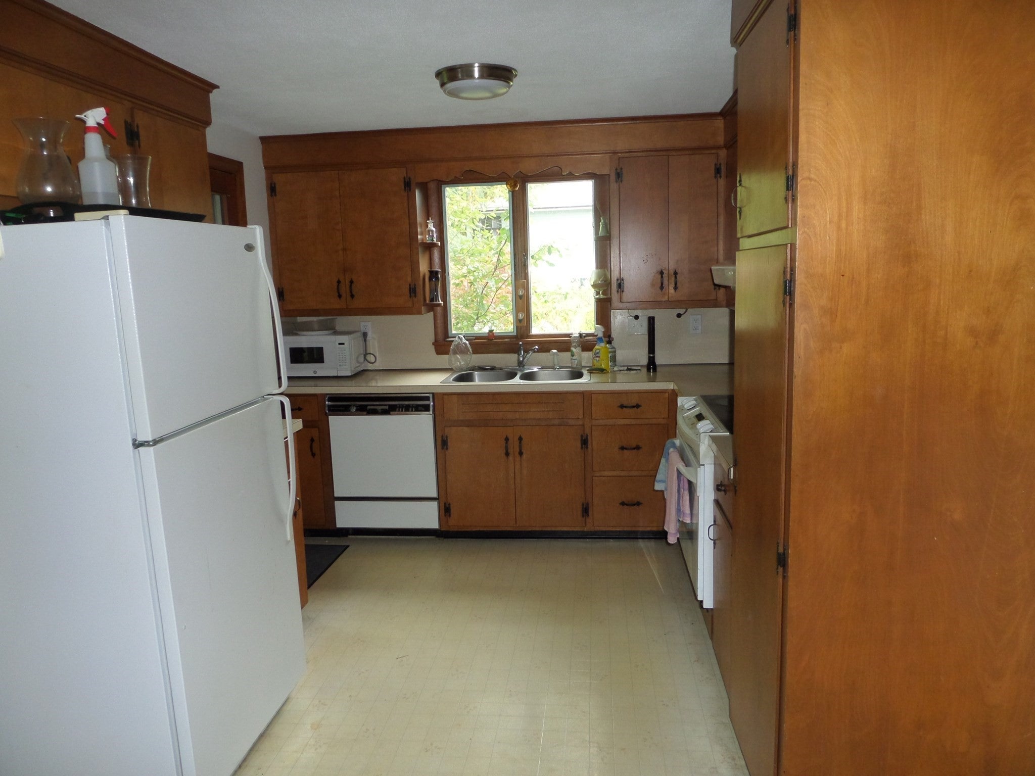 76 Hillview Rd, Holyoke, MA, 76 Hillview Rd, Holyoke, MA Photo #9